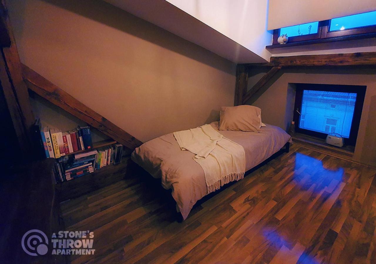 A Stone'S Throw Apartment 克拉科夫 外观 照片